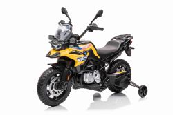 Moto eléctrica BMW F850 GS, Matriculada, Batería 12V, Ruedas blandas EVA, Motores 2 x 35W, Luces LED, Ruedas auxiliares, Reproductor MP3 con entrada USB/Aux, Amarilla