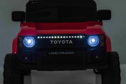 Coche eléctrico para niños Toyota Landcruiser 12V, rojo, asiento individual ancho, control remoto 2,4 GHz, entrada USB / AUX, Bluetooth, suspensión, batería de litio, luces LED, 2 motores de 25W, licencia ORIGINAL