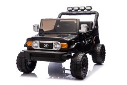Coche eléctrico para niños Toyota FJ Cruiser XXL con tracción 4x4, licencia oficial (dos plazas),Negro, batería de litio portátil, chasis alto, dos asientos, suspensión trasera, control remoto 2.4 GHz, reproductor MP3 con Bluetooth, luces LED