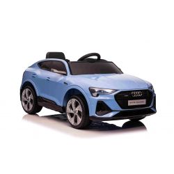 Coche eléctrico con conductor Audi E-tron Sportback 4x4 azul, Asiento de polipiel, mando a distancia de 2,4 GHz, ruedas Eva, entrada USB / Aux, Bluetooth, suspensión en todas las ruedas, batería 12V / 7Ah, luces LED, ruedas Soft EVA, 4 X 25W motor, licenc