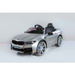Coche eléctrico BMW M5, lacado metálico, con licencia original, alimentado por batería de 24 V, puertas que se abren, control remoto de 2,4 Ghz, ruedas blandas de EVA, luces LED, arranque suave, reproductor de MP3 con entrada USB