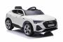 Coche eléctrico para montar Audi E-tron Sportback 4x4 blanco, Asiento de polipiel, mando a distancia de 2,4 GHz, ruedas Eva, entrada USB / Aux, Bluetooth, suspensión en todas las ruedas, batería 12V / 7Ah, luces LED, ruedas Soft EVA, 4 X 25W motor, licenc