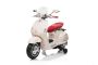 Patinete eléctrico Vespa 946 con marcha atrás, blanco, Licencia, ruedas auxiliares, batería de litio, 2 motores de 30W, Asiento de cuero, Reproductor MP3 con entrada USB