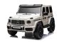Coche eléctrico para niños Mercedes-Benz G63 AMG 4x4² Biplaza 12V, blanco, Reproductor MP3 con entrada USB/AUX, Tracción 4x4, Batería 12V14Ah, Ruedas EVA con suspensión, Asientos en polipiel, Mando a distancia, Licencia